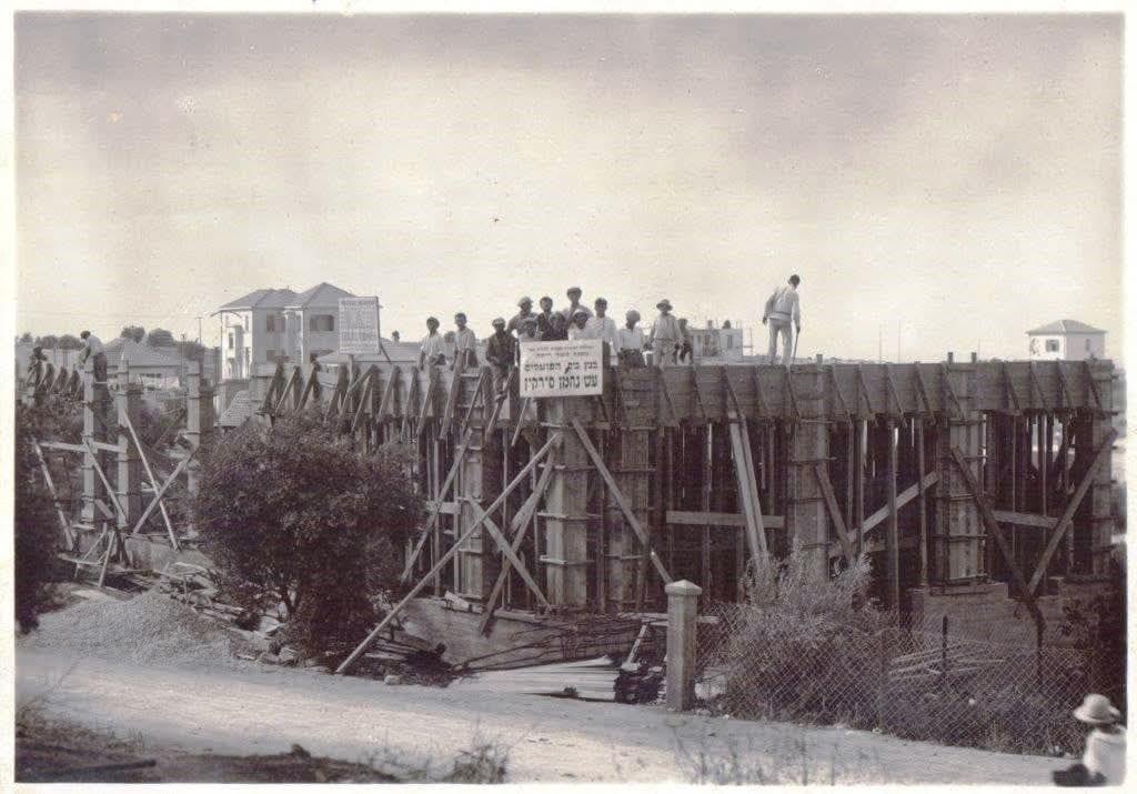 אתר בנייה בארץ ישראל